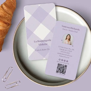 Carte De Visite Photo QR vertical de la boulangerie pastel violet 