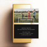 Carte De Visite photographe minimaliste simple<br><div class="desc">Customisez avec votre propre photo et modifiez la couleur et le texte de l'arrière-plan comme vous le souhaitez. La superposition en dégradé foncé est facultative.</div>