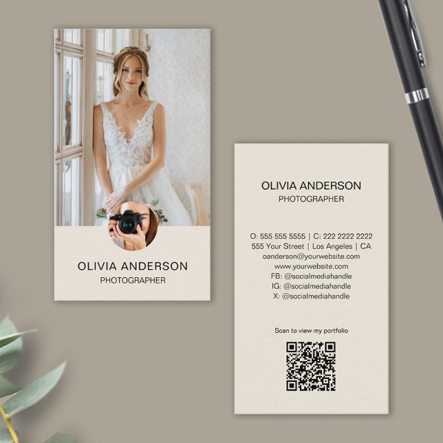 Carte De Visite Photographe Moderne 2 Photos Code QR Crème Simple (Modern Photographer 2 Photos QR Code Simple Cream Business Card)