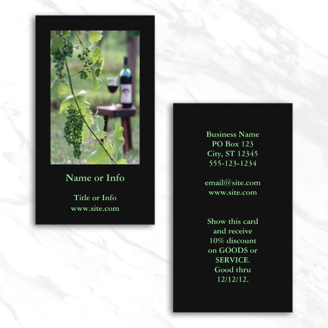 Carte De Visite Photographie verticale de vin dans un vignoble (Green and Black Wine in Vineyard Vertical Photography Business Card)