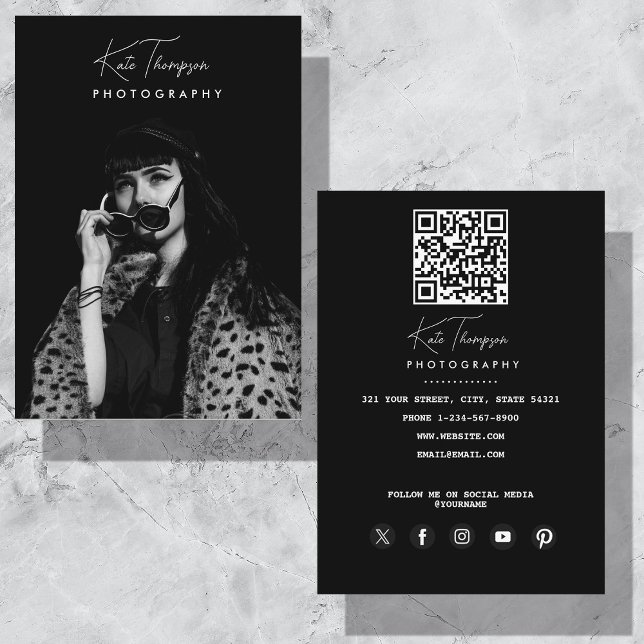 Carte De Visite Police de caractères Script Photographe Photograph (Script Font Photographer Black White Photography Business Card)