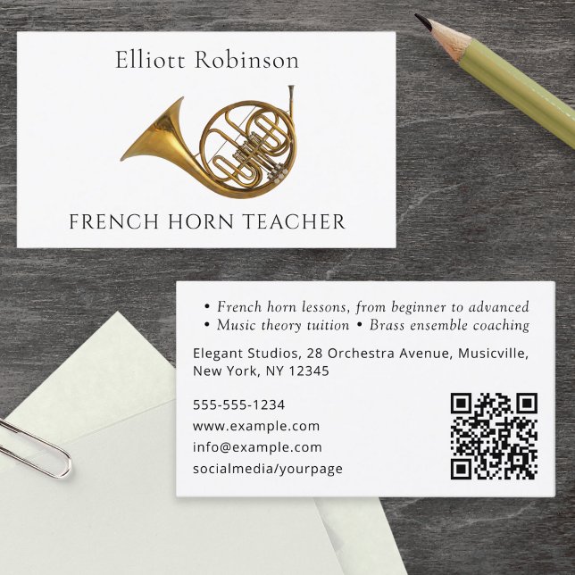 Carte De Visite Professeur de cor d'harmonie Instrument de musique (A stylish business card for a French Horn teacher, with horn picture, custom text and QR code)