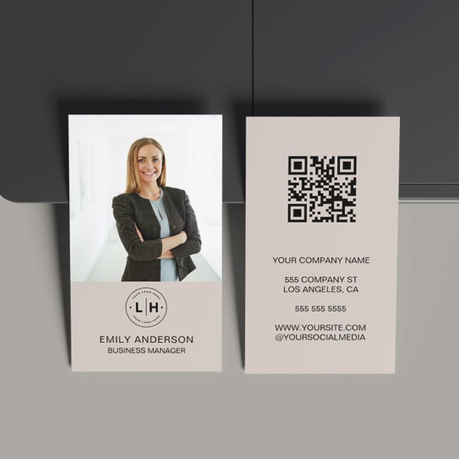 Carte de visite professionnel photo QR minime (Modern Minimal Custom Photo Logo QR Beige Business Card)