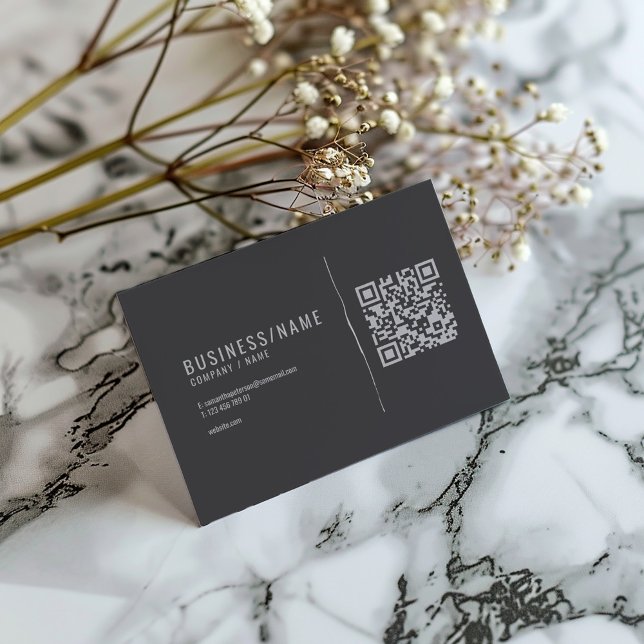 Carte de visite professionnelle avec QR code gris  (Grey and gold coloured QR code business card with space for your own QR code.)
