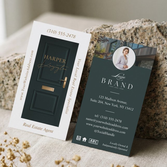 Carte de visite professionnelle de luxe pour l'imm (Luxury Real Estate Green Door Professional Photo B Business Card)