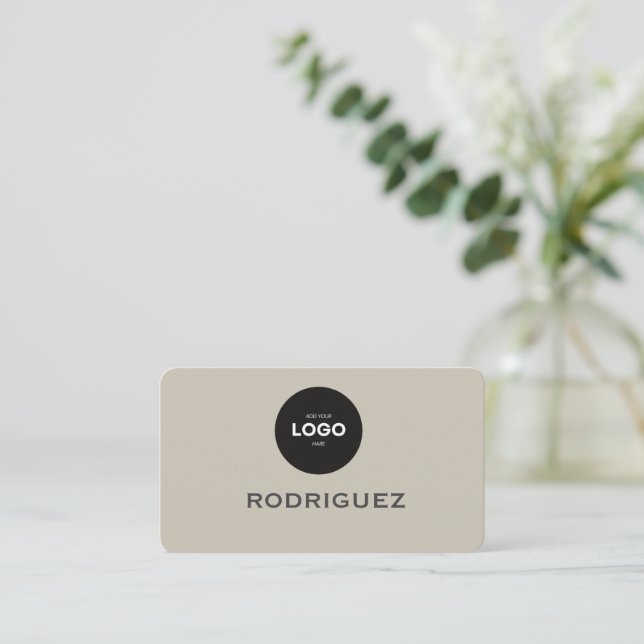 Carte de visite professionnelle marron pour atelie (Debout devant)
