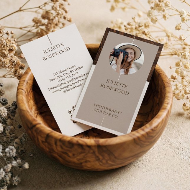 Carte de visite professionnelle pour la photograph (Minimal Woodgrain Photo Photography Professional Business Card)
