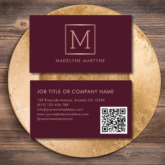 Carte De Visite QR Code Bourgogne Rose or Monogramme élégant (Créateur téléchargé)