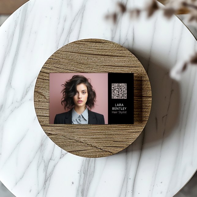 Carte de visite QR code médias sociaux pour coiffe (Hair stylist business card with a portrait style photograph, name and QR code on a black background)