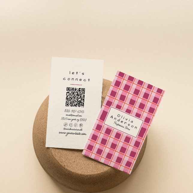Carte De Visite QR Code Moderne Rose À damiers Quirky Boho Girly (Créateur téléchargé)
