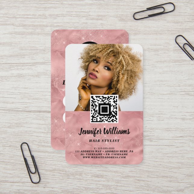 Carte De Visite QR Code Photo rose moderne Loyauté Modèle (Devant/Arrière en situation)
