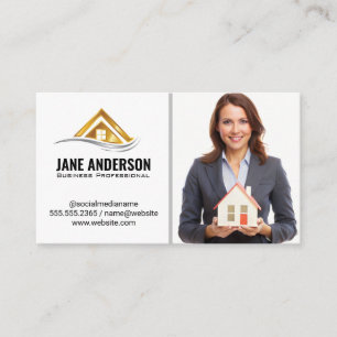 Carte De Visite Realtor Holding Home Femme d'affaires