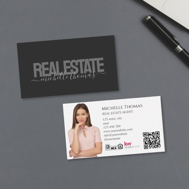 Carte De Visite Realtor Moderne Immobilier Agent Photo QR Code (MODERN TYPOGRAPHY REAL ESTATE AGENT TEXT ON THE BLACK BACKGROUND)