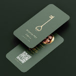 Carte De Visite Realtor Vintage Gold Key Immobilier Vert<br><div class="desc">Découvrez le marché de l'immobilier bondé avec cet élégant carte de visite qui dispose d'un design vintage de clé en or et d'un code QR qui vous relie directement à votre site Web ou à vos annonces immobilières. En tant que conseiller immobilier, vous savez que la clé du succès est...</div>
