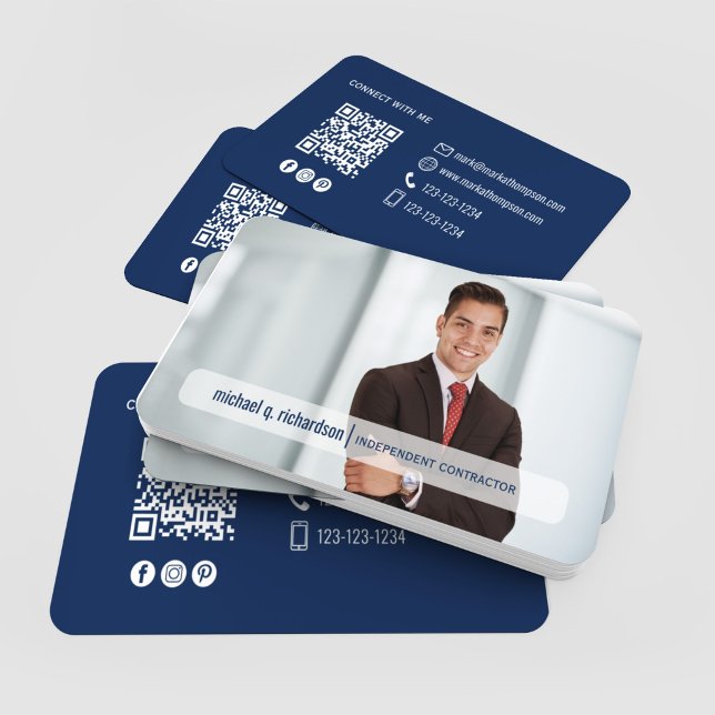 Carte De Visite Réseau de photos de code QR bleu marine moderne (Navy blue modern photo business card with QR code and clean white contact details)