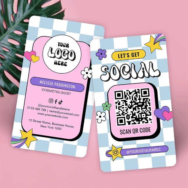 Carte De Visite Retro Bleu Super Logo Médias sociaux Code QR (Trendy pink QR code business cards with retro blue background, your logo & QR Code)