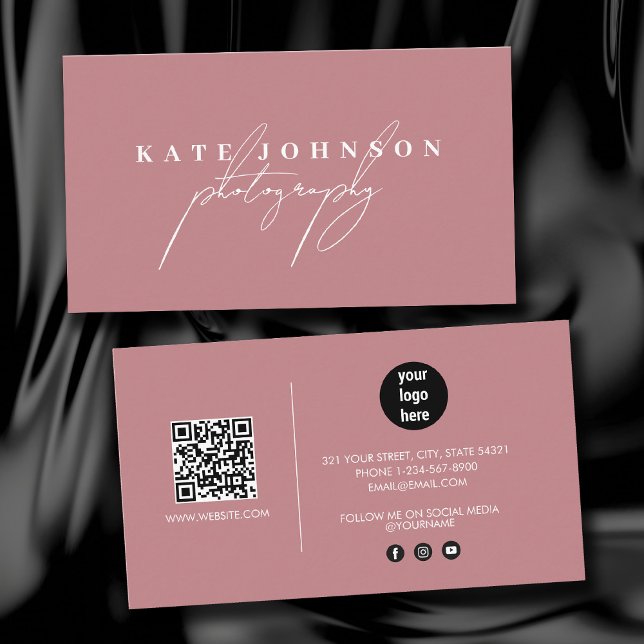 Carte De Visite Script de signature rose vif Code QR Médias sociau (Blush Pink Signature Script QR Code Social Media Business Card)
