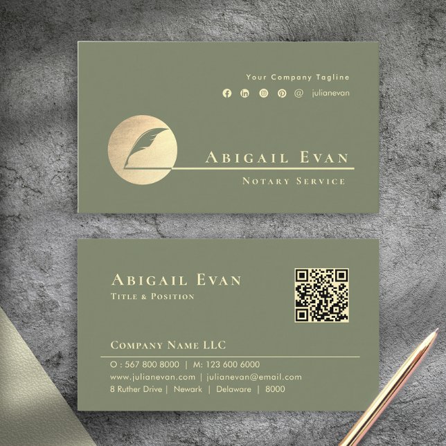 Carte De Visite Service de Notaire avec Logo Moderne de Plume Vert (Modern Sage Green Gold Feather Logo Notary Service Business Card)