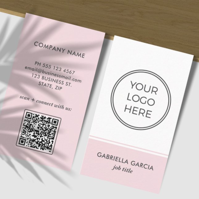 Carte de visite simple avec logo code QR rose (Front and back of the business card are shown in standard size. Choose size, corner + paper style.)