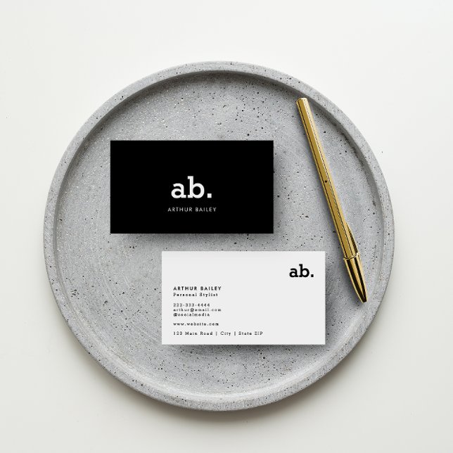 Carte De Visite Simple et frappant : Monogramme moderne noir & bla (A black and white business card with a timeless monogram design.)