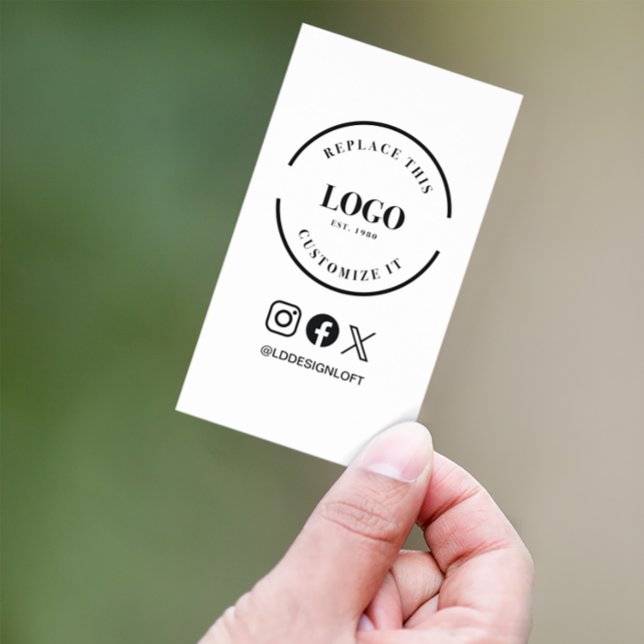 Carte De Visite Simple Large Logo Site Web Icônes sociales Personn (Customizable black white large logo and social handle QR code website.)
