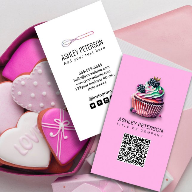 Carte De Visite Sweet Cupcake Restauration Boulangerie Rose QR Cod (Business card featuring vibrant, delicious-looking cupcakes with diverse and imaginative toppings. )