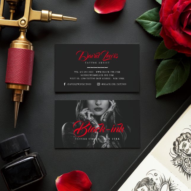 Carte De Visite Tatouage artistes photo noir rouge script typograp (Tattoo artists black photo red script typography)