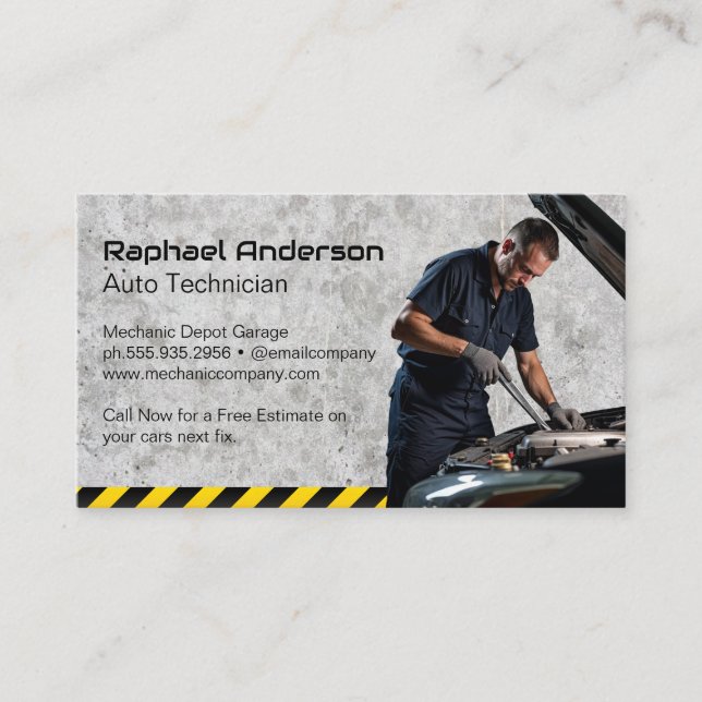 Carte De Visite Technicien mécanicien travaillant sur moteur (Devant)