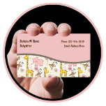 Carte De Visite Thème de Baby-sitting mignon<br><div class="desc">Cartes de visite de babysitter mignons dans un design amusant mais professionnel avec les animaux enfants motif dans l'arrière - plan et simple disposition vous pouvez customiser en ligne.</div>