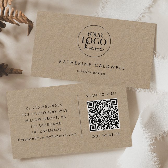 Carte De Visite Typographie chic Logo papier Kraft et code QR (Créateur téléchargé)