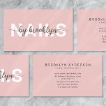 Carte De Visite Typographie du Salon à ongles rose pâle<br><div class="desc">Un design moderne pour votre entreprise d'art de l'ongle</div>