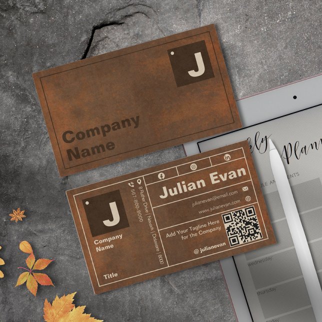 Carte De Visite Typographie en fer rouillé en gras Monogramme QR C (Rusted Iron Bold Typography Monogram QR Code Business Card)