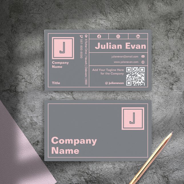 Carte De Visite Typographie moderne Blush Pink Bold Monogramme QR  (Modern Blush Pink Bold Typography Monogram QR Code Business Card )