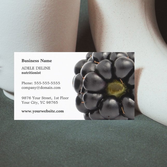 Carte De Visite Unique nutritionniste moderne de fruits noirs (Créateur téléchargé)