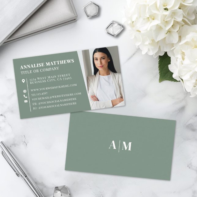 Carte De Visite Vert Sauge Moderne Photo Professionnelle (Modern Sage Green Professional Photo Business Card)