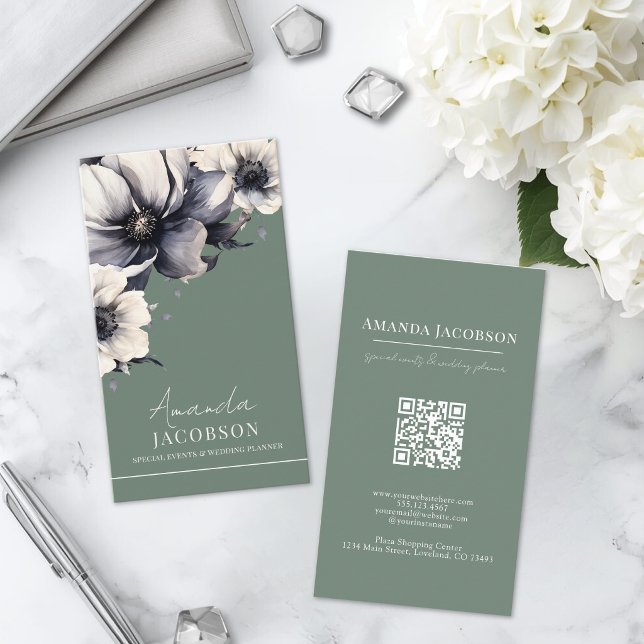 Carte De Visite Vertical Sage Vert Élégant Professionnel (Professional Photo QR Code Company Logo Vertical Business Card )