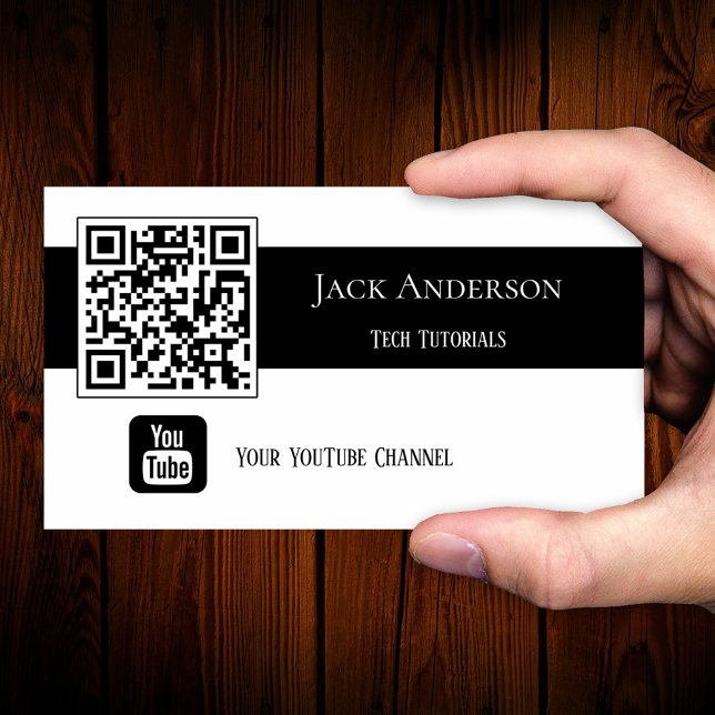 Carte de visite Vlogueur noir et blanc Code QR (Minimalist business card featuring your photo or QR code and a YouTube logo)