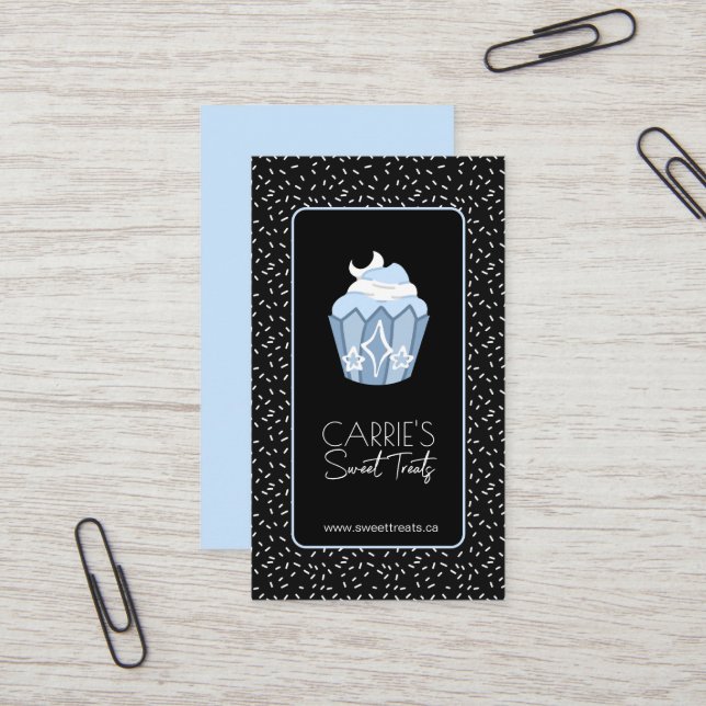 Carte De Visite Whimsical Celestial Blue Moon Cupcake (Devant/Arrière en situation)