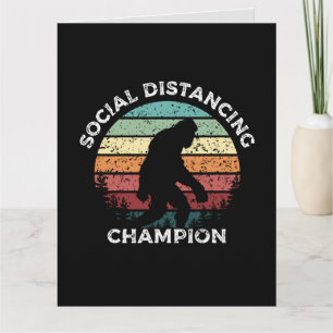 CARTE DE VŒUX D'ANNIVERSAIRE DE BIGFOOT EN DISTANC