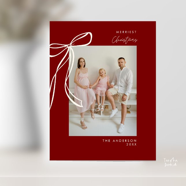 Carte de vœux de Noël avec photo de famille bordea (Modern Cream Bow Family Photo Christmas Minimalist Burgundy Wine Red Greeting Postcard)