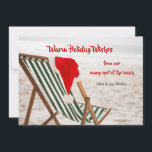 Carte de voeux de vacances père Noël Beach Chair<br><div class="desc">Envoyez des voeux de vacances chaleureux avec ce transat rayé vert et blanc et le casquette Père Noël accroché à un coin. (Photo de Noël créée par awesomecontent - www.freepik.com). La carte est facile à customiser avec vos options de libellé, de police, de couleur de police et de forme de...</div>