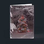 Carte de vœux d'hiver Merveilleux Monde<br><div class="desc">Belle carte de vœux d'hiver Merveilleux Monde avec un arbre de Noël tout illuminé de lumières vives à l'extérieur. Faite pour une carte de vœux de Noël spéciale à envoyer à la famille et aux amis. Cliquez sur Personnaliser pour modifier les zones de texte à l'intérieur/à l'extérieur de la carte,...</div>