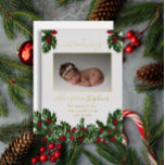 Carte De Vœux En Aluminium 4 Photo Collage Holly Berries Faire-part de naissa<br><div class="desc">Sweet baby girl holly and berries Noël floral quatre collage photo Faire-part de naissance à deux côtés avec texte en feuille d'or et accents sur le devant. Ajoutez simplement les photos et les détails de votre bébé précieux pour compléter ce design. Conception composite par Holiday Hearts Designs (droits réservés).</div>