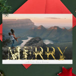 Carte De Vœux En Aluminium Alphabet vintage Floral JARDIN Photo de Noël Or<br><div class="desc">C'est une belle lettre de l'alphabet FOIL comme un carte photo de vacances avec une esthétique Vintage et des touches de neige. Les lettres MERRY sont agrémentées d'éléments de fleurs botaniques de vacances et placées pour créer un cadre unique pour votre photo. *VRAI FOILE</div>