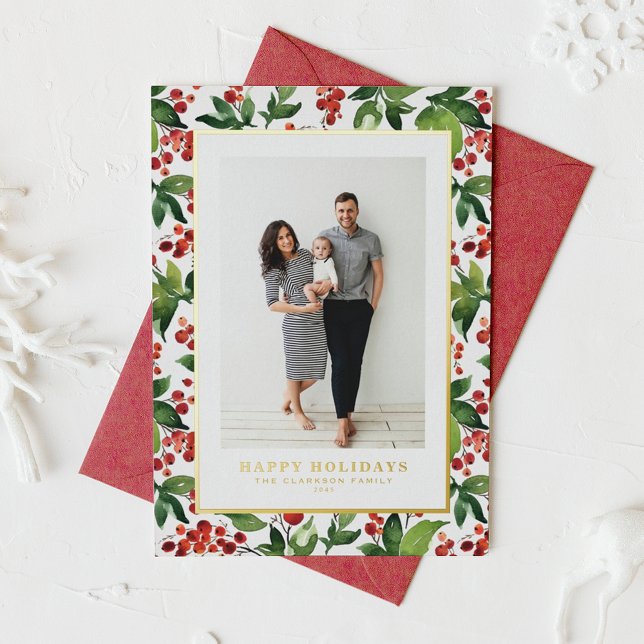 Carte De Vœux En Aluminium Aquarelle Festive Verdure et Winterberry Photo (Watercolor Festive Greenery and Winterberry Photo Happy Holidays Gold Foil Card)