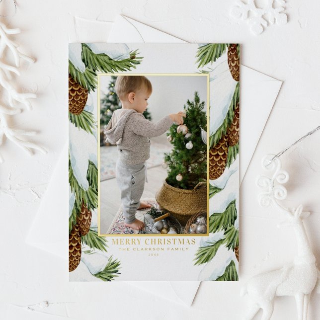 Carte De Vœux En Aluminium Aquarelle Pinecones neige Joyeux Noël Photo (Customizable gold foil photo Christmas card featuring snowy watercolor balsam fir cones)