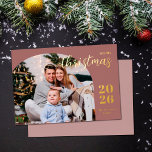 Carte De Vœux En Aluminium Arc de Noël 1 photo moderne minimaliste<br><div class="desc">Cette carte de voeux de Noël élégante et moderne présente un design minimaliste affichant votre photo de famille préférée à l'intérieur d'une arche branchée. Facilement personnalisable avec votre nom de famille et l'année en cours dans les polices serif en feuille d'or stylisée.</div>
