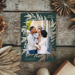 Carte De Vœux En Aluminium Botanique Thanksgiving Photo Green Rose Gold<br><div class="desc">Ce carte photo moderne de Thanksgiving dispose d'un cadre feuillage dessiné à la main en feuille d'or rose sur un riche arrière - plan vert foncé. La typographie est classique et élégante. Toutes les couleurs sont personnalisables - couleur arrière - plan,  couleur texte,  même la couleur feuille.</div>