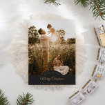 Carte De Vœux En Aluminium Charbon Très Joyeux Noël Quatre Photo Vertical<br><div class="desc">Ce Charcoal Very Joyeux Christmas Four Photo Vertical Foil Holiday Card offre un cadre gris foncé sophistiqué avec un mélange de lettrage en feuille d'or simple et de calligraphie classique jumelé à un style boho minimaliste qui établit un équilibre parfait entre une subtilité moderne propre et une élégance vintage. Ce...</div>