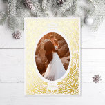 Carte De Vœux En Aluminium Delicy Poinsettia Oval Frame Photo<br><div class="desc">Cadre original illustré fait de poinsettias et de feuilles saints. Également disponible dans une autre orientation; choisissez parmi l'or,  l'or rose ou le papier argenté; vous pouvez également changer la couleur sous l'option calques,  sélectionnez la couleur du fichier svg.</div>